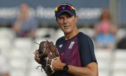 Mark Robinson to join paul Farbrace on Dealing with the dressing room!
